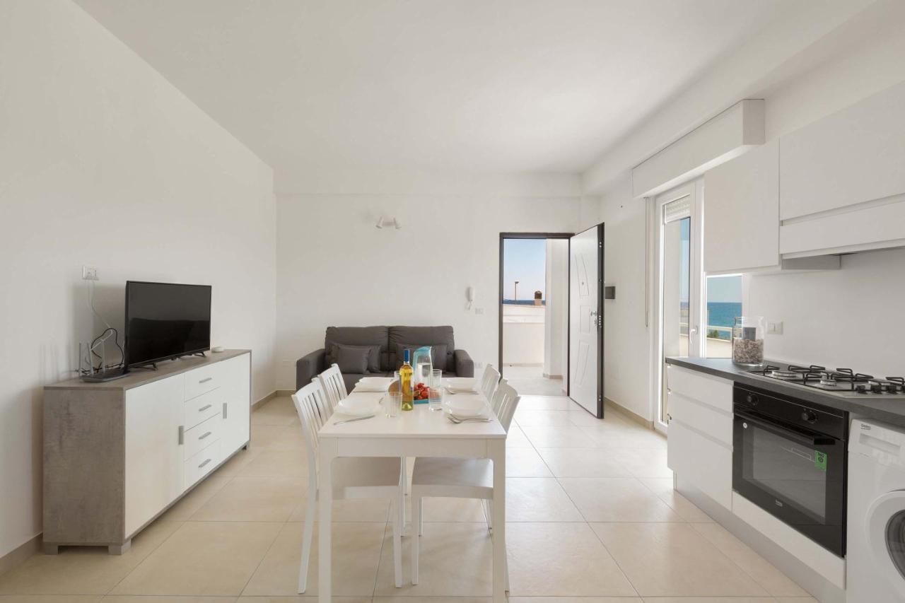 Residence Marelena Casalabate Buitenkant foto