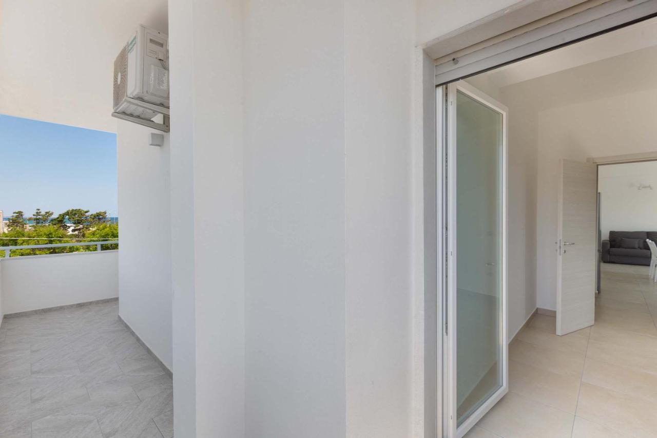 Residence Marelena Casalabate Buitenkant foto