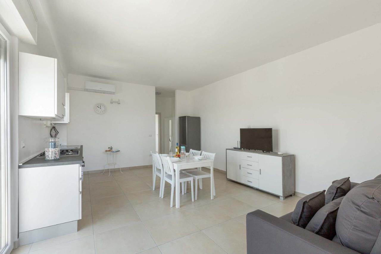 Residence Marelena Casalabate Buitenkant foto