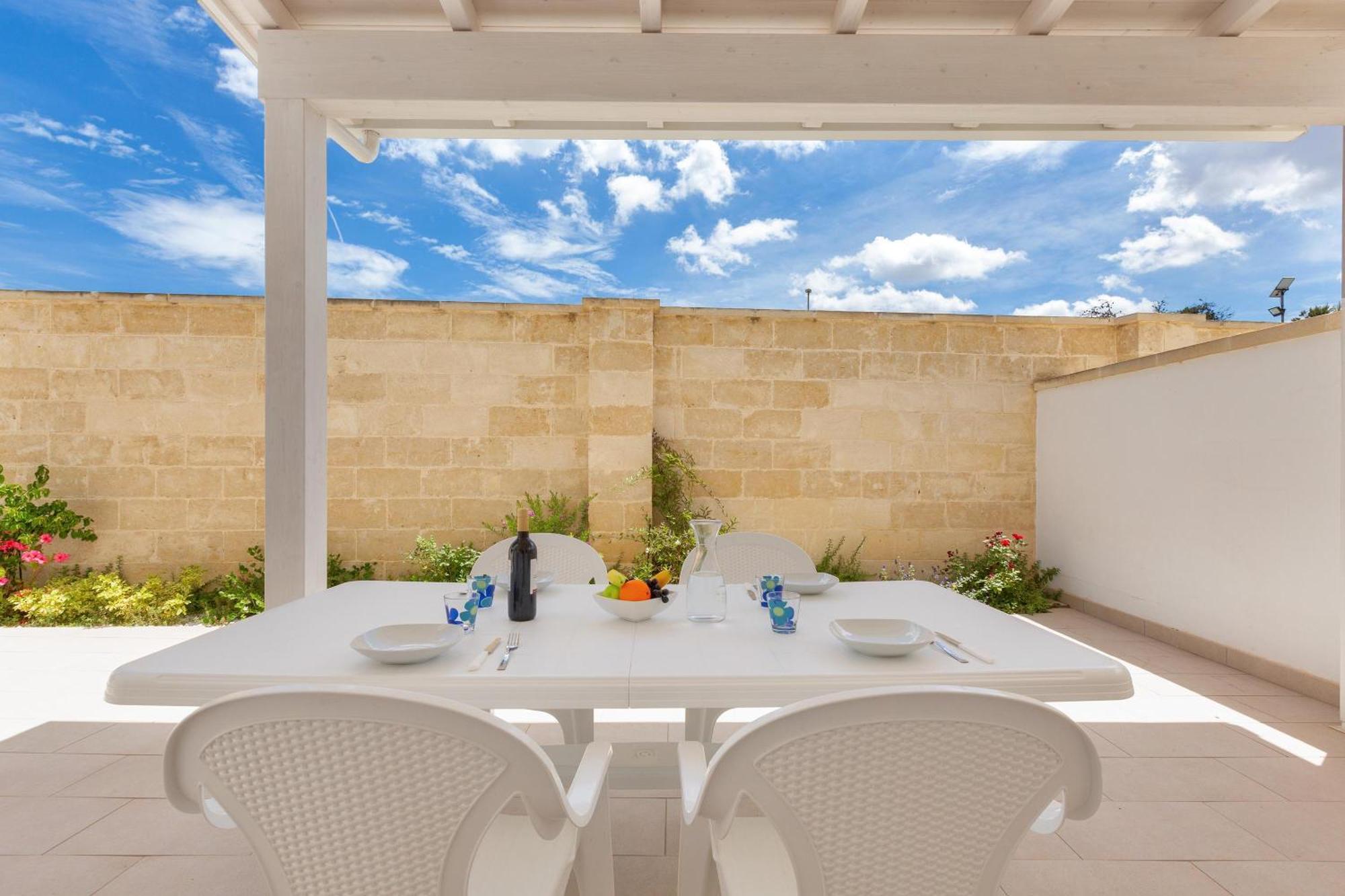 Residence Marelena Casalabate Buitenkant foto