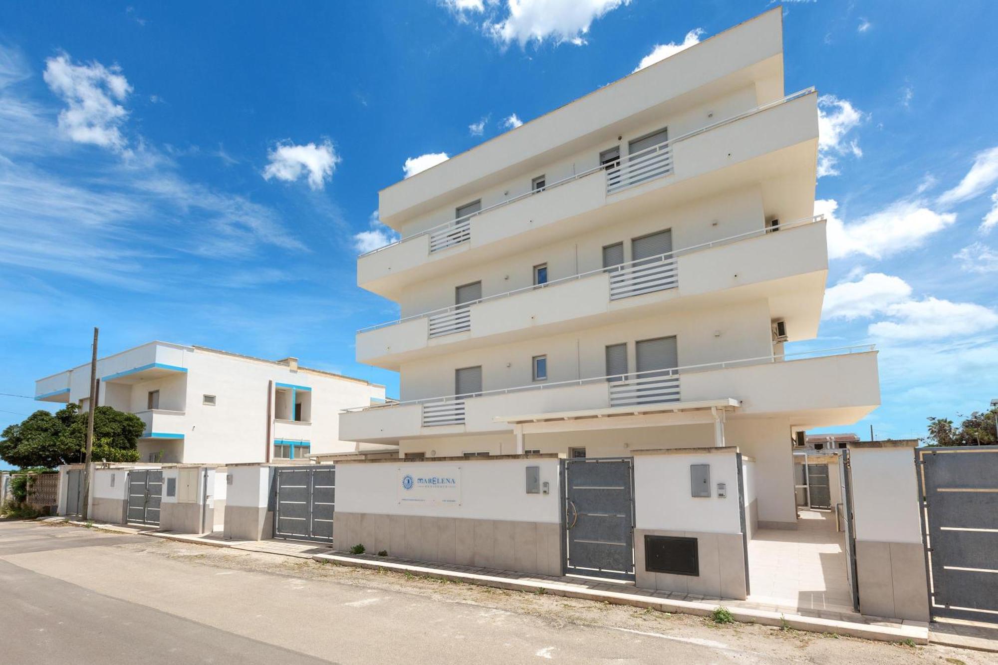 Residence Marelena Casalabate Buitenkant foto