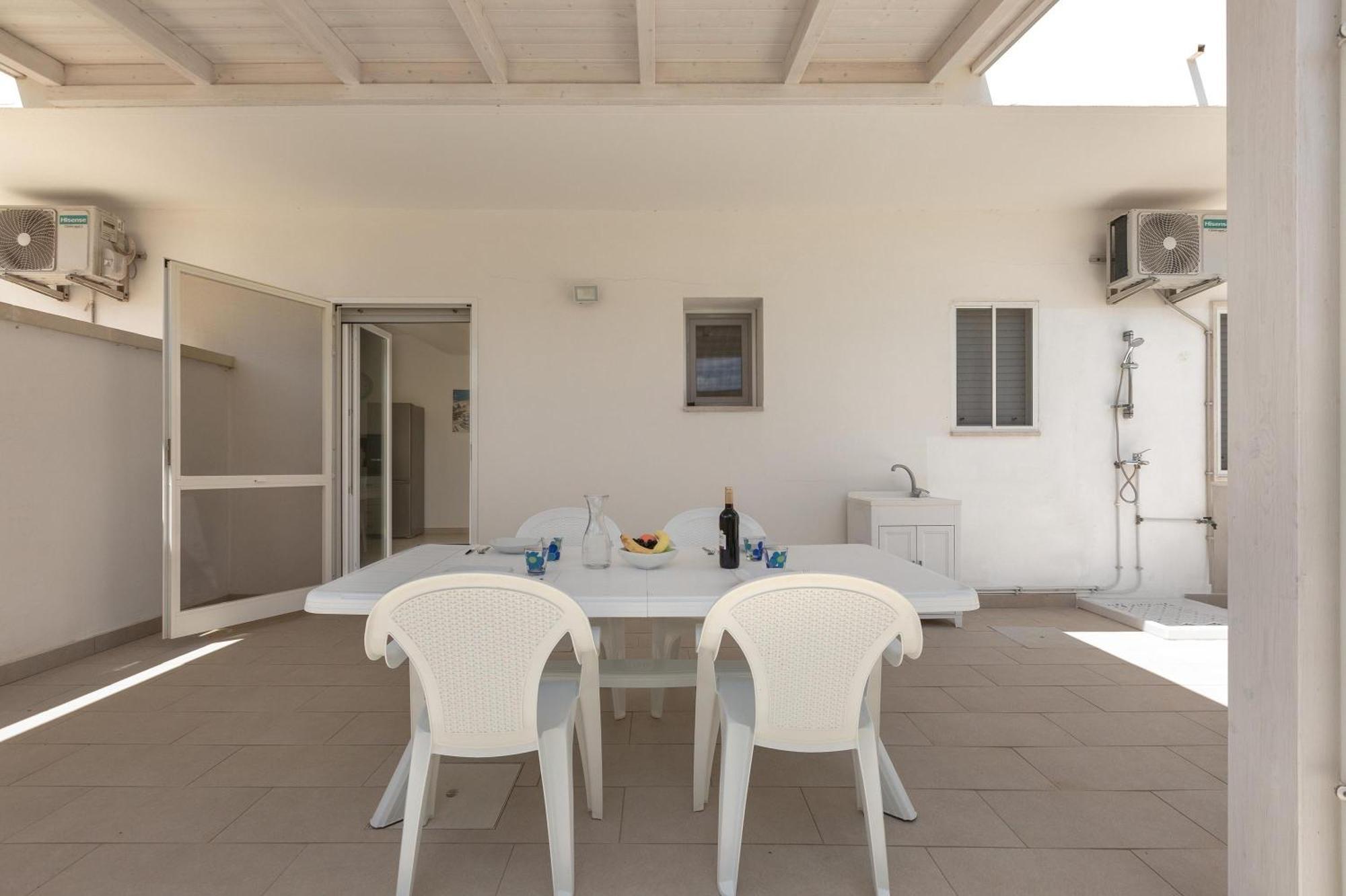 Residence Marelena Casalabate Buitenkant foto
