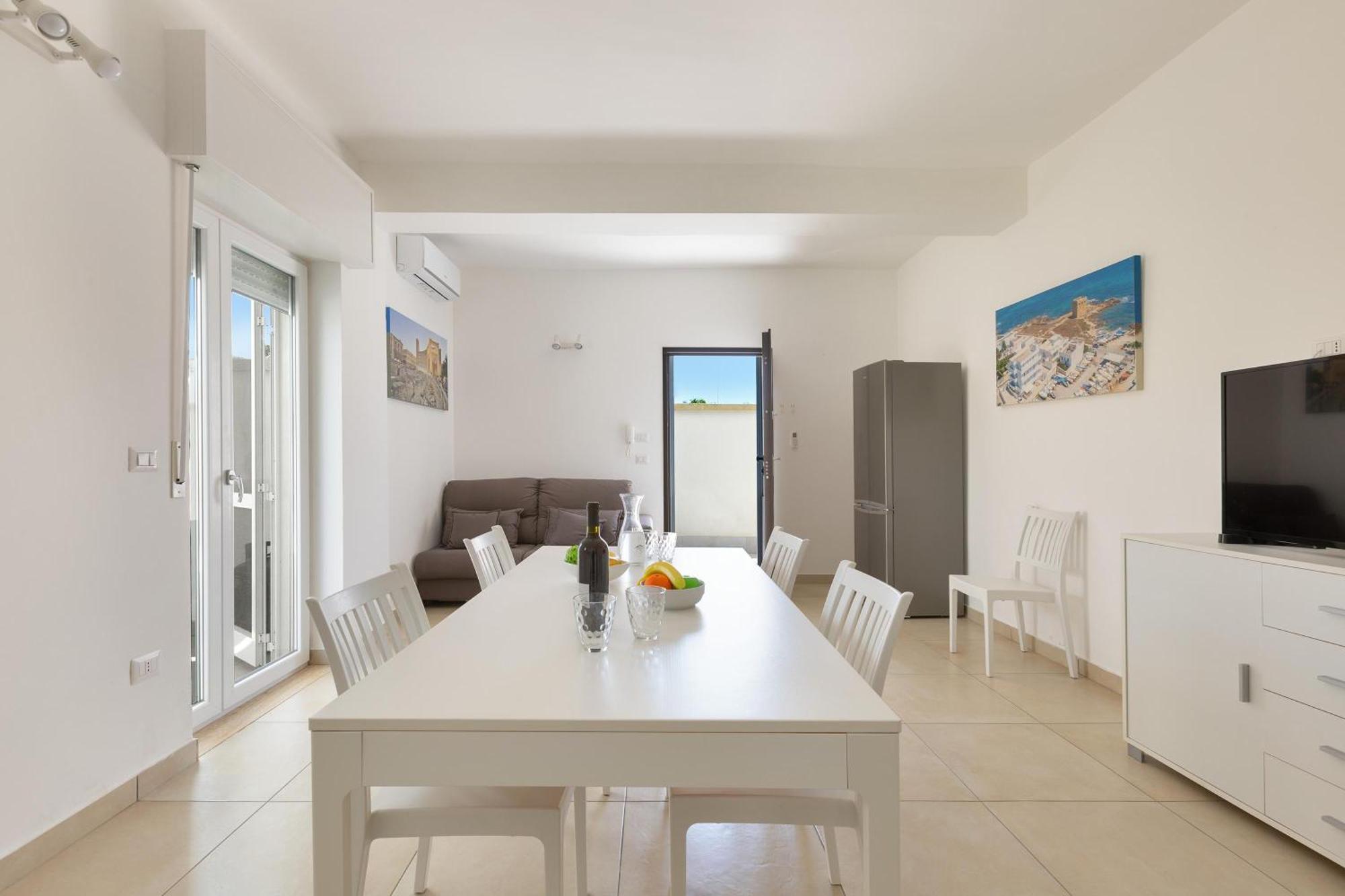 Residence Marelena Casalabate Buitenkant foto