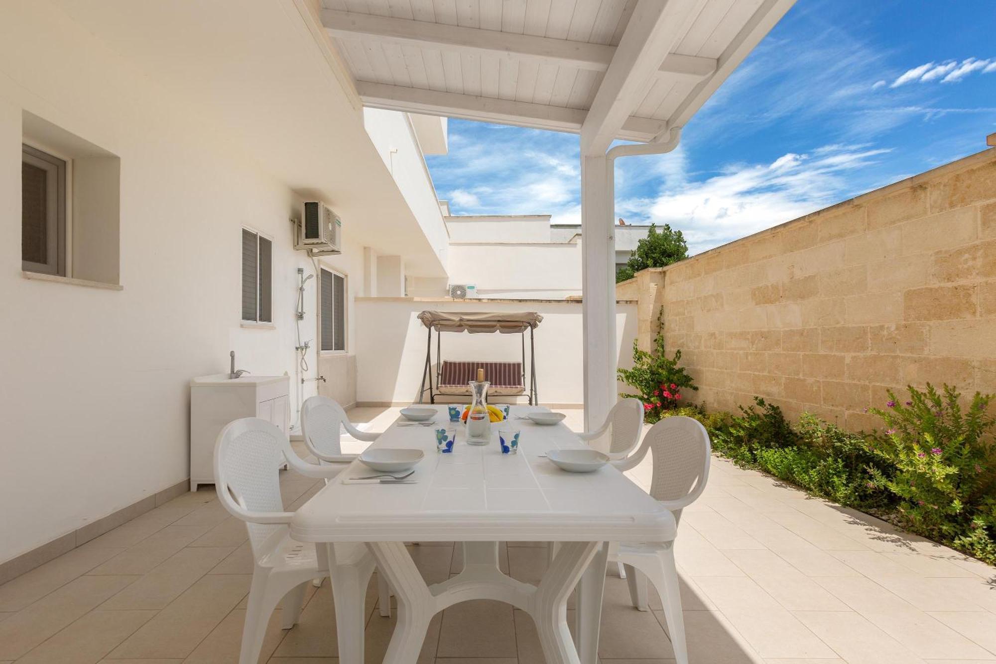 Residence Marelena Casalabate Buitenkant foto